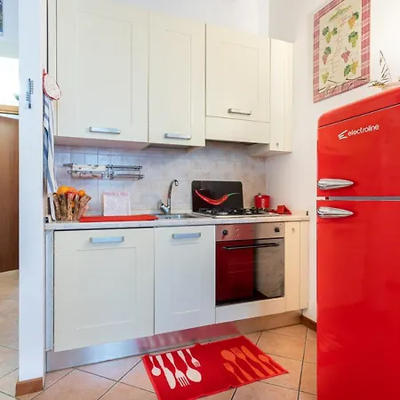 Apartman Guesthost - Historic Center 7min From Duomo Parma