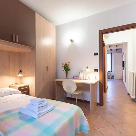 Guesthost - Historic Center 7min From Duomo Daire *